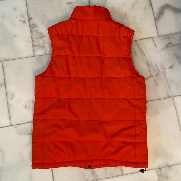 New Balance Puffer Vest - Picture 7 of 9